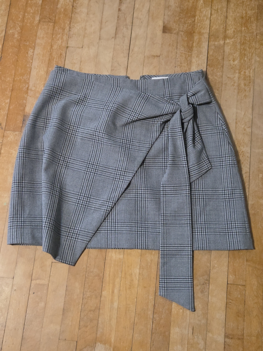 Gray Plaid Skirt with Tie